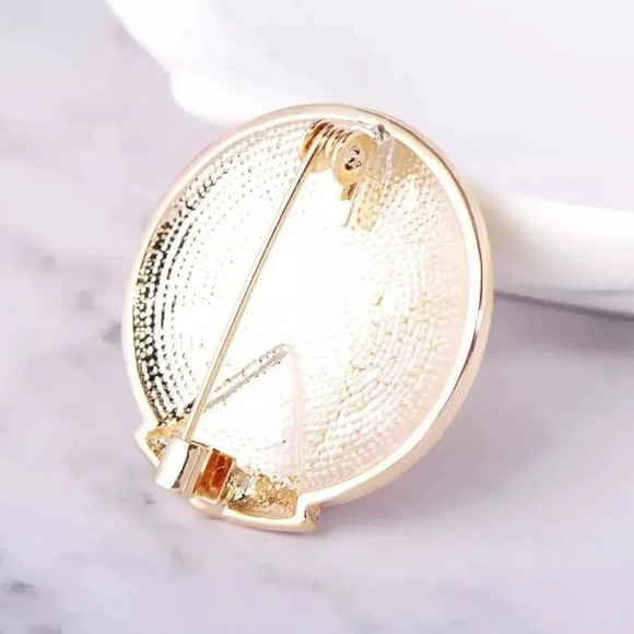 VQ Pizza Brooch - Picture 3 of 4